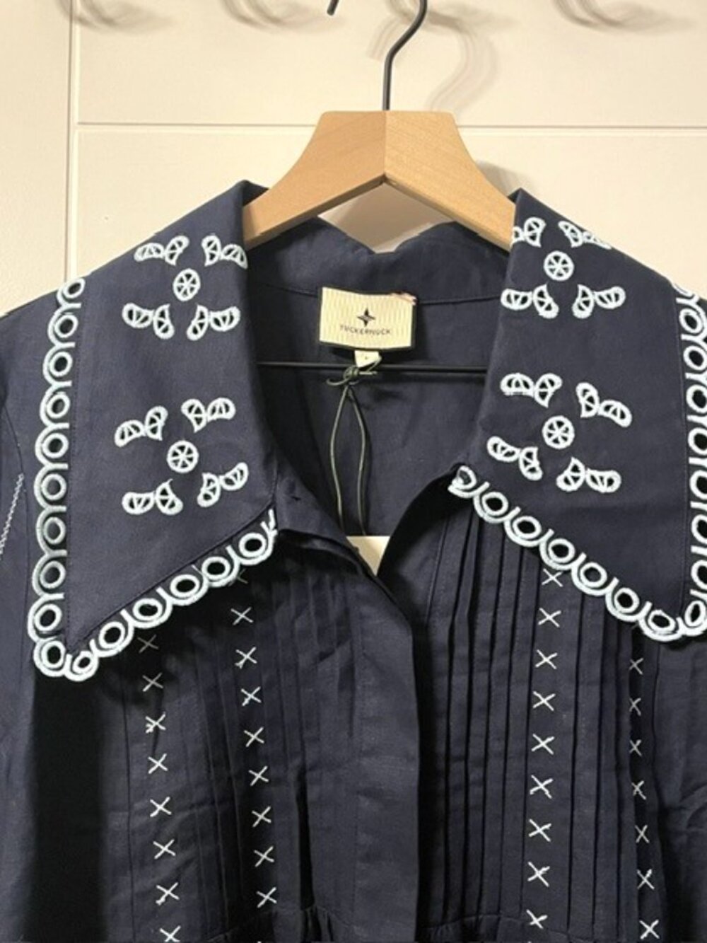 NWT Tuckernuck Linen Eyelet Delphine Mini Dress Navy Size Large Resort Beach - Picture 8 of 16